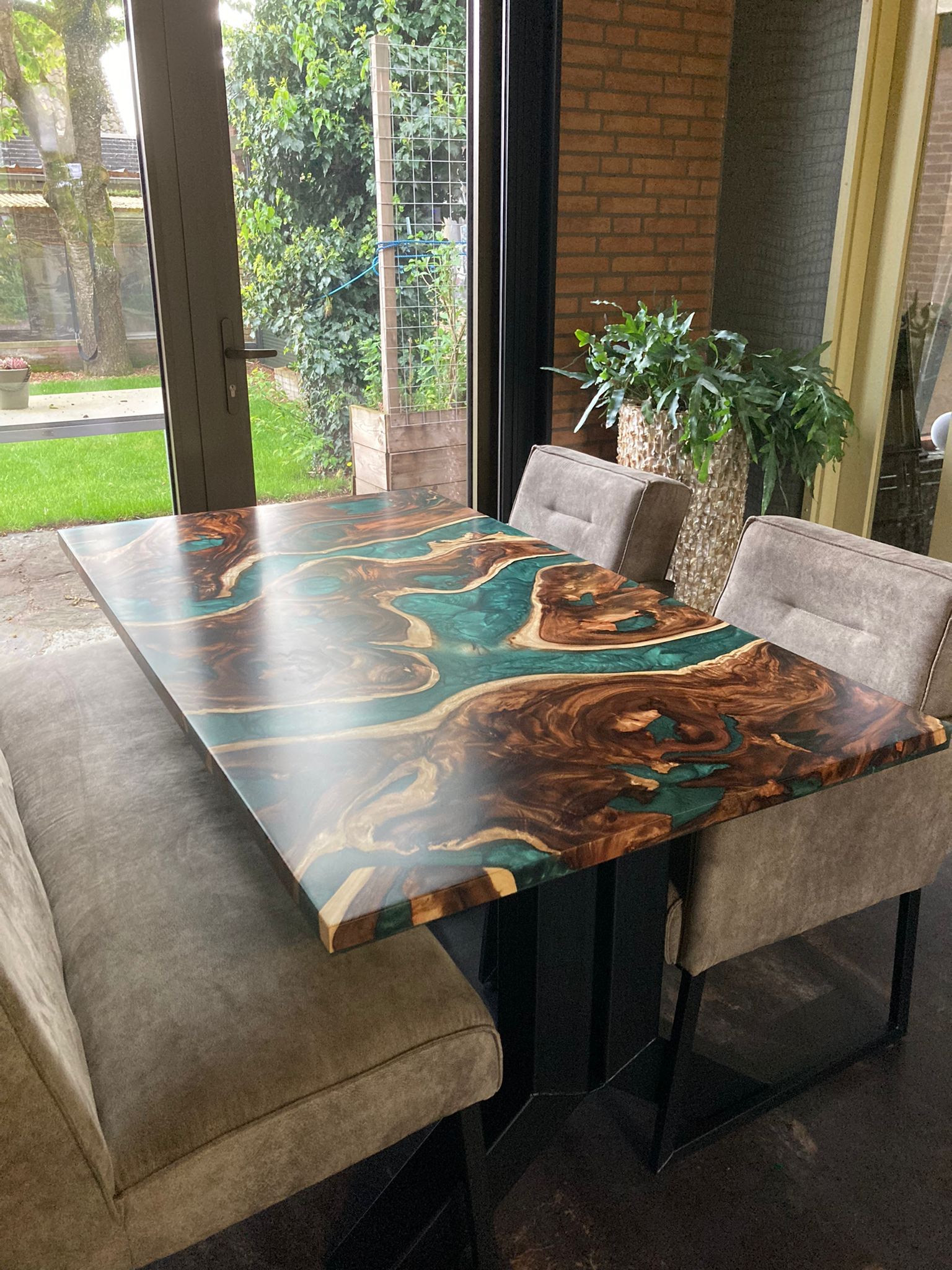 suar-epoxy-eettafel.jpeg